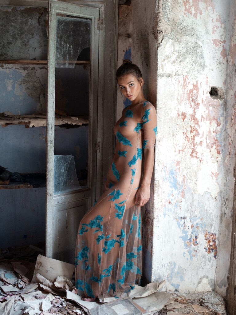 Rachel Cook in For Love and Lemons.